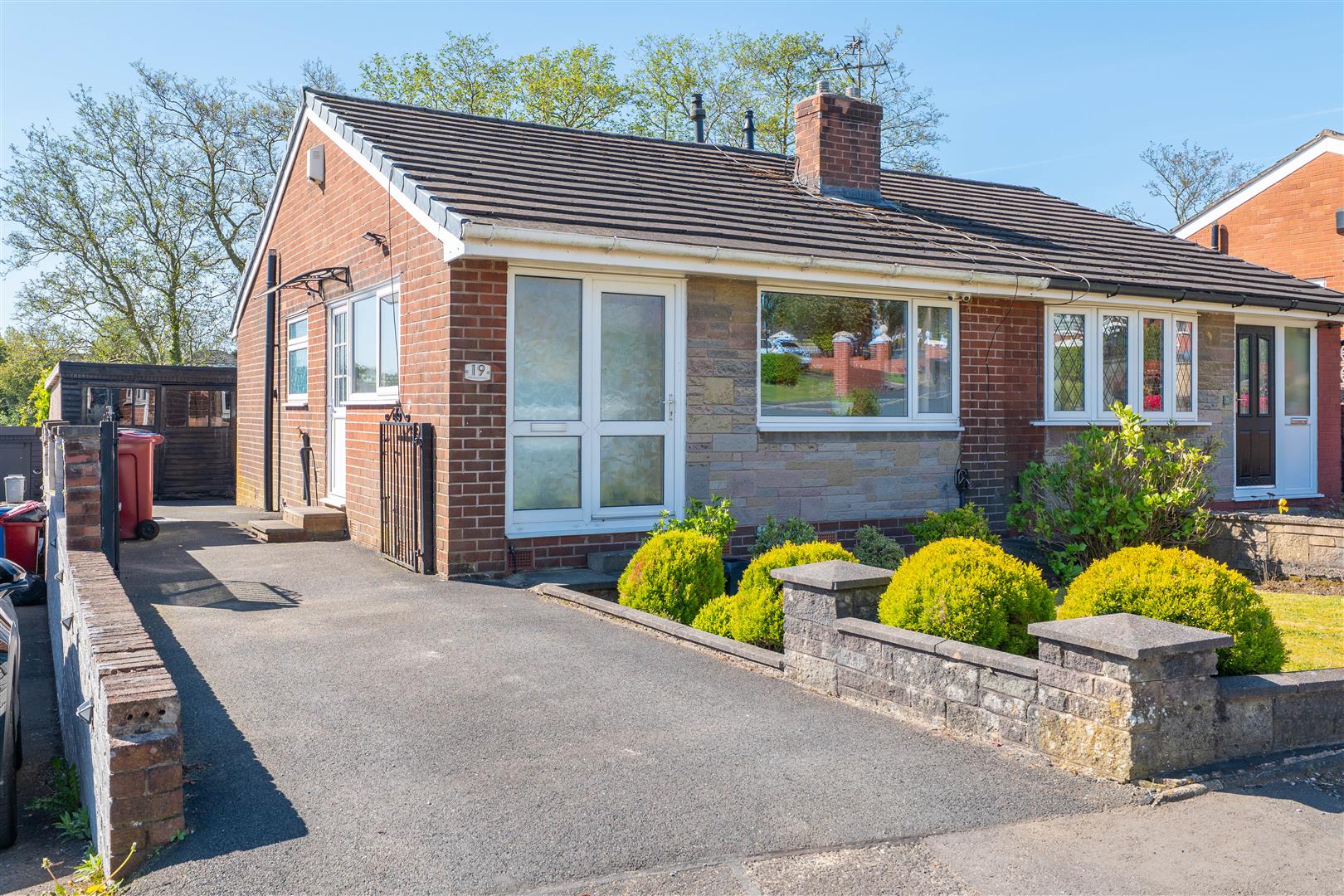 2 bed property in Royshaw Avenue, Blackburn
